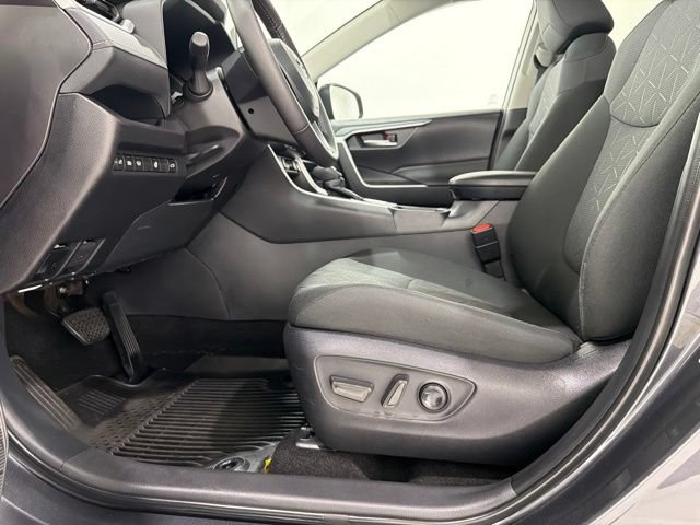 Used 2025 Toyota RAV4 XLE w/ Convenience Package AWD/4WD image 14