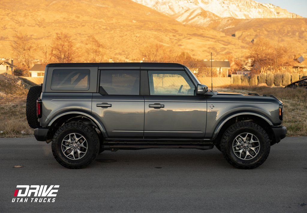 Used 2021 Ford Bronco Outer Banks image 9