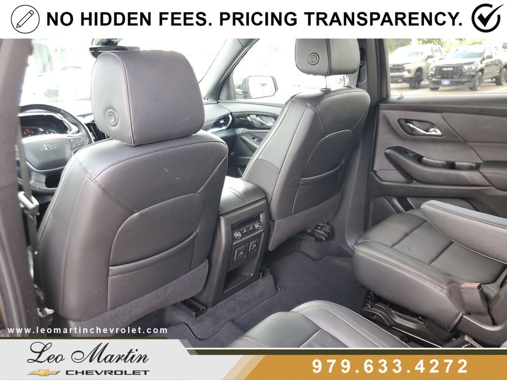 Used 2023 Chevrolet Traverse RS FWD image 13