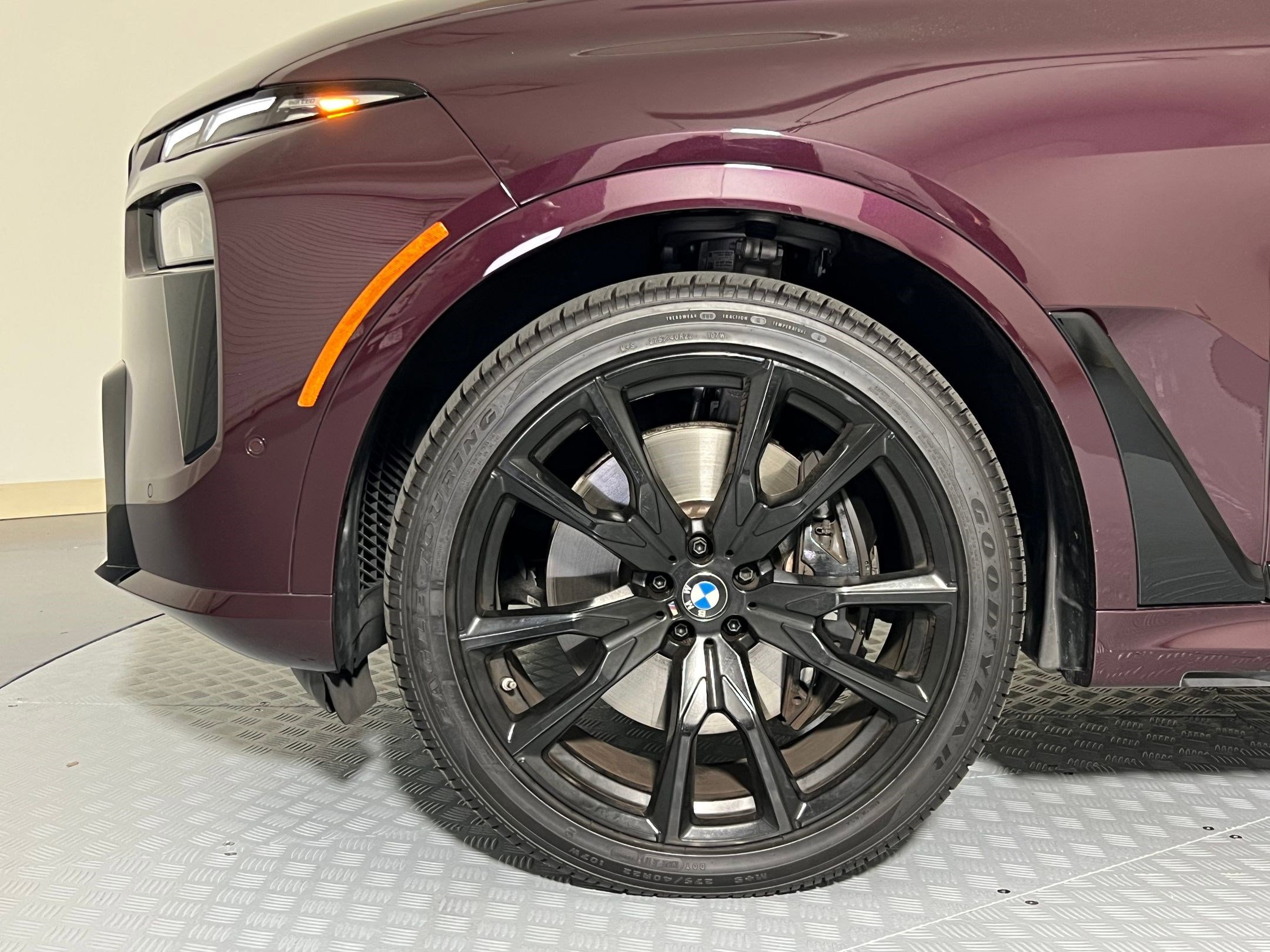 Certified 2024 BMW X7 xDrive40i w/ M Sport Package image 10