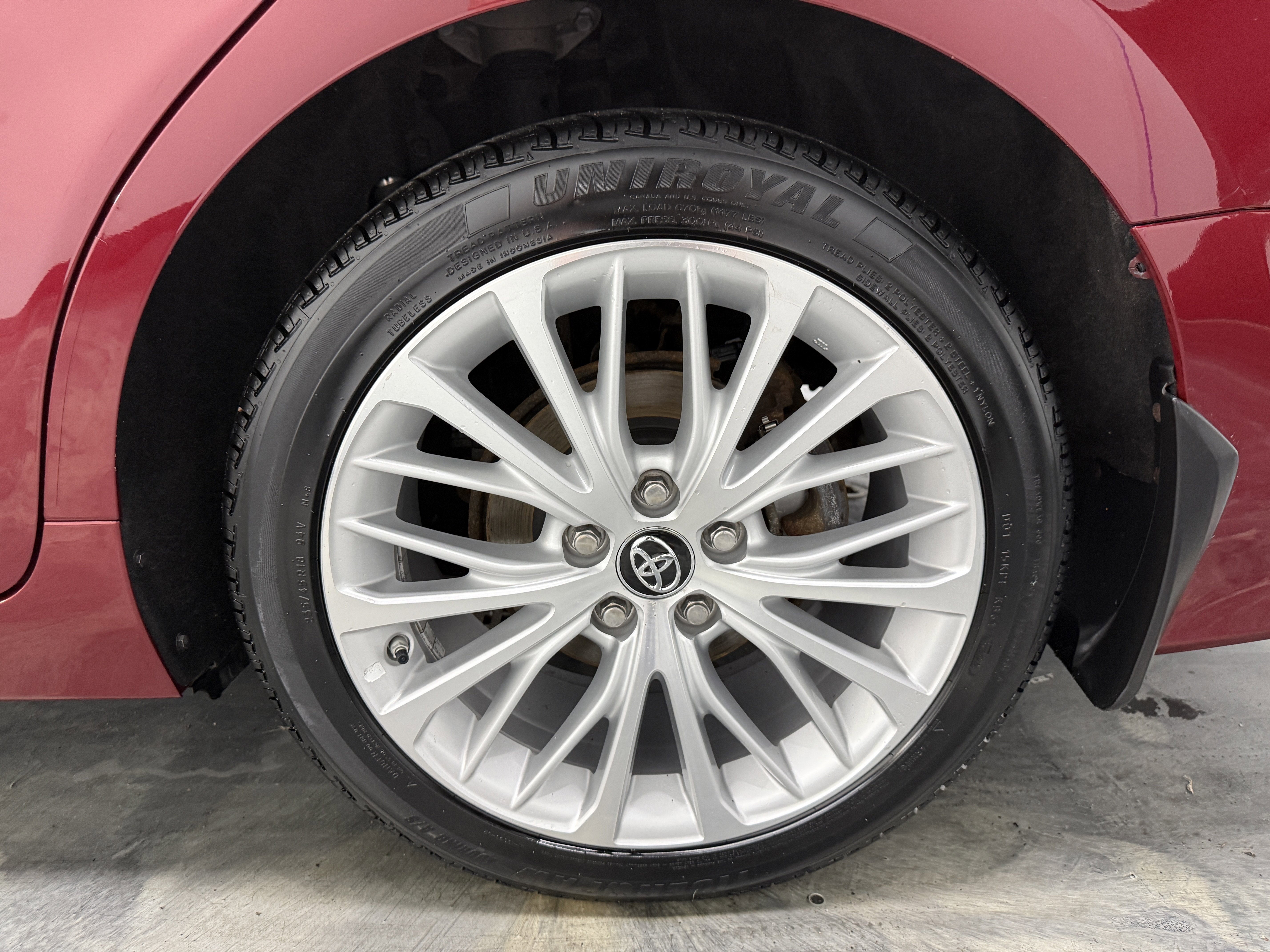 Used 2018 Toyota Camry XLE FWD image 27