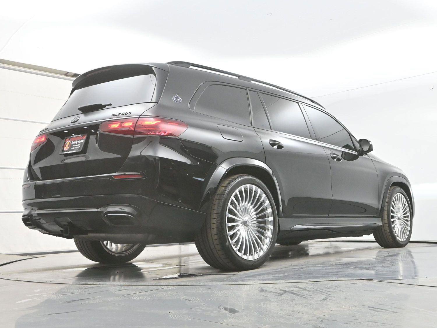 Used 2024 Mercedes-Benz Maybach GLS 600 4MATIC image 39