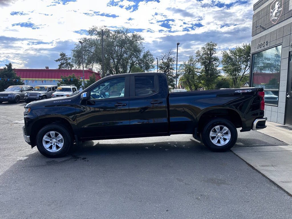Used 2020 Chevrolet Silverado 1500 LT w/ Trailering Package AWD/4WD image 4