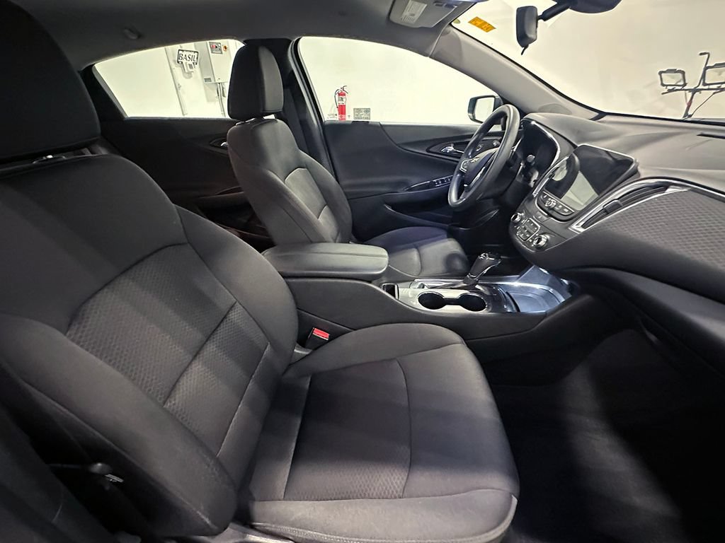 Used 2019 Chevrolet Malibu LT FWD image 25