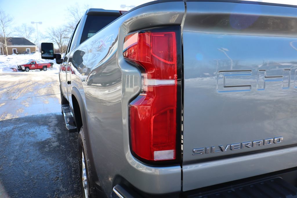 Used 2024 Chevrolet Silverado 3500 LTZ image 35