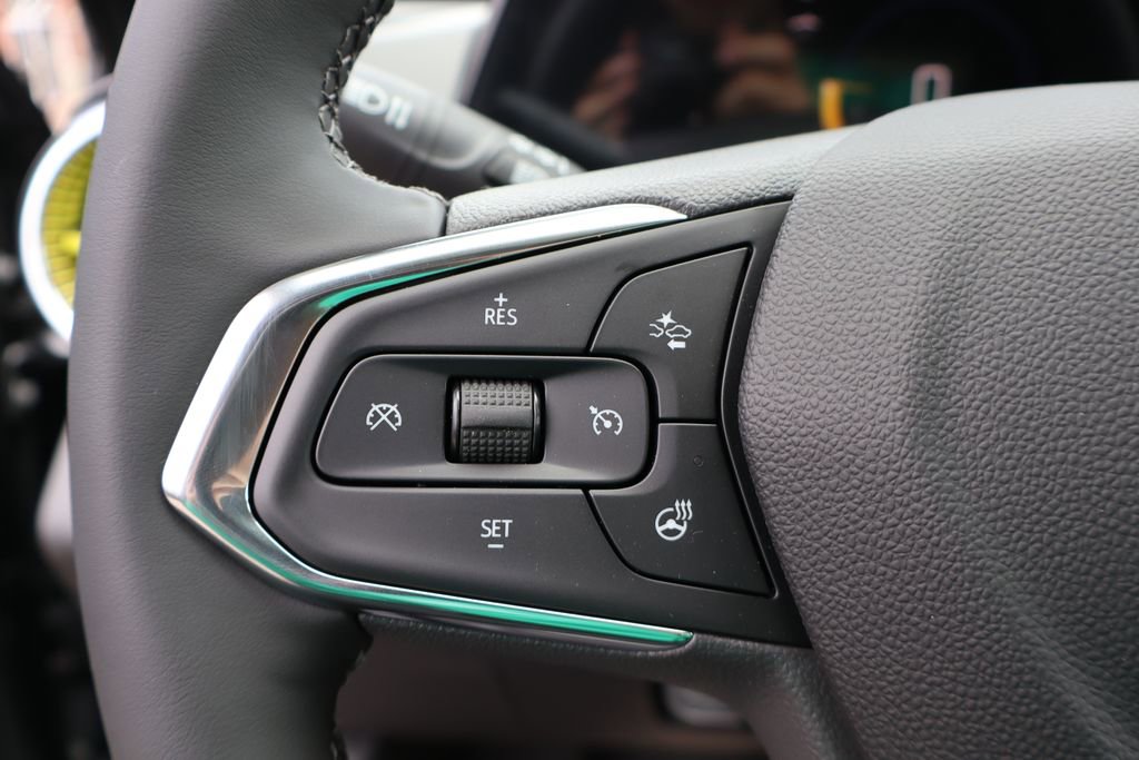 New 2025 Chevrolet Trax LT w/ Driver Confidence Package image 11