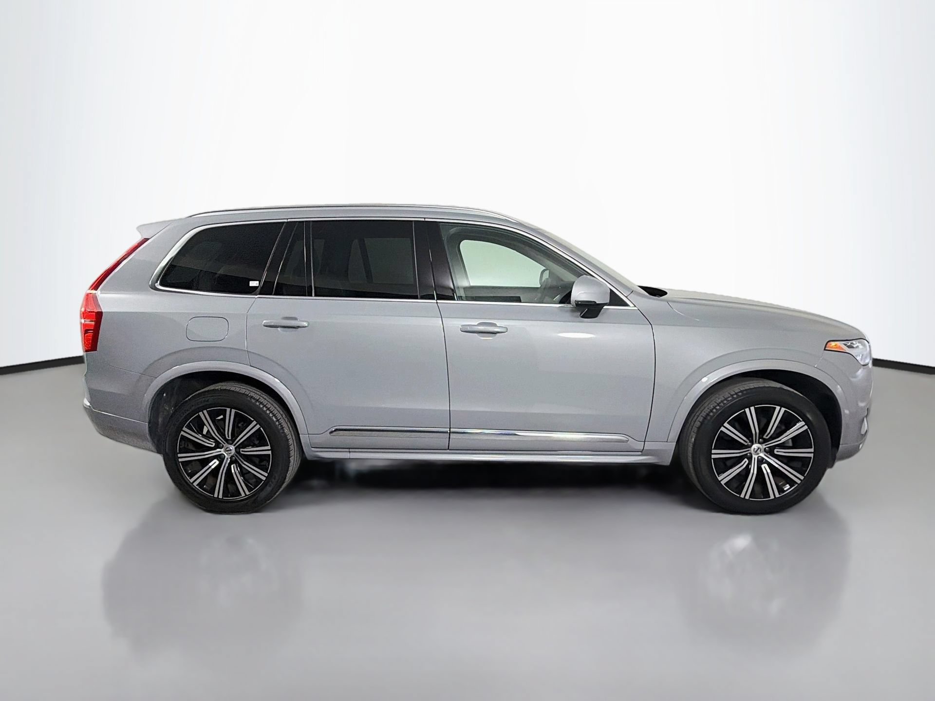 Certified 2024 Volvo XC90 B5 Core w/ Protection Package Premier AWD/4WD image 5