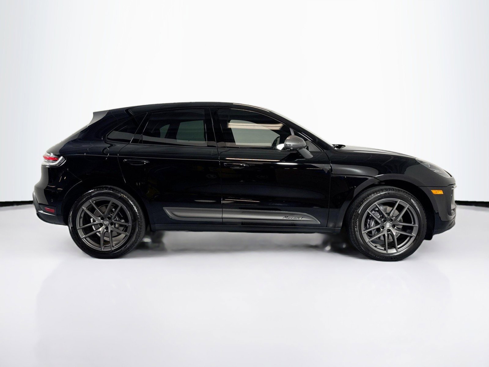 Certified 2024 Porsche Macan Turbo w/ Premium Plus Package image 8