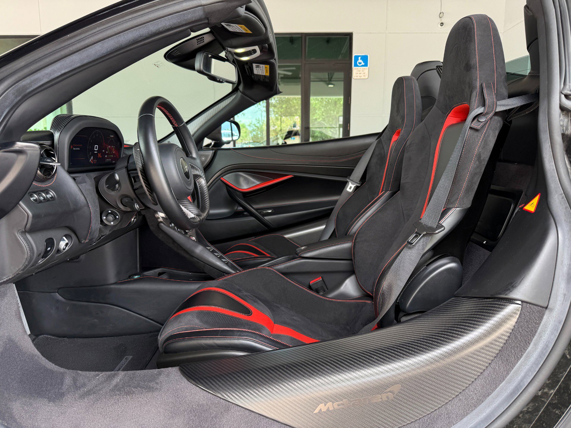 Used 2021 McLaren 720S Performance image 32