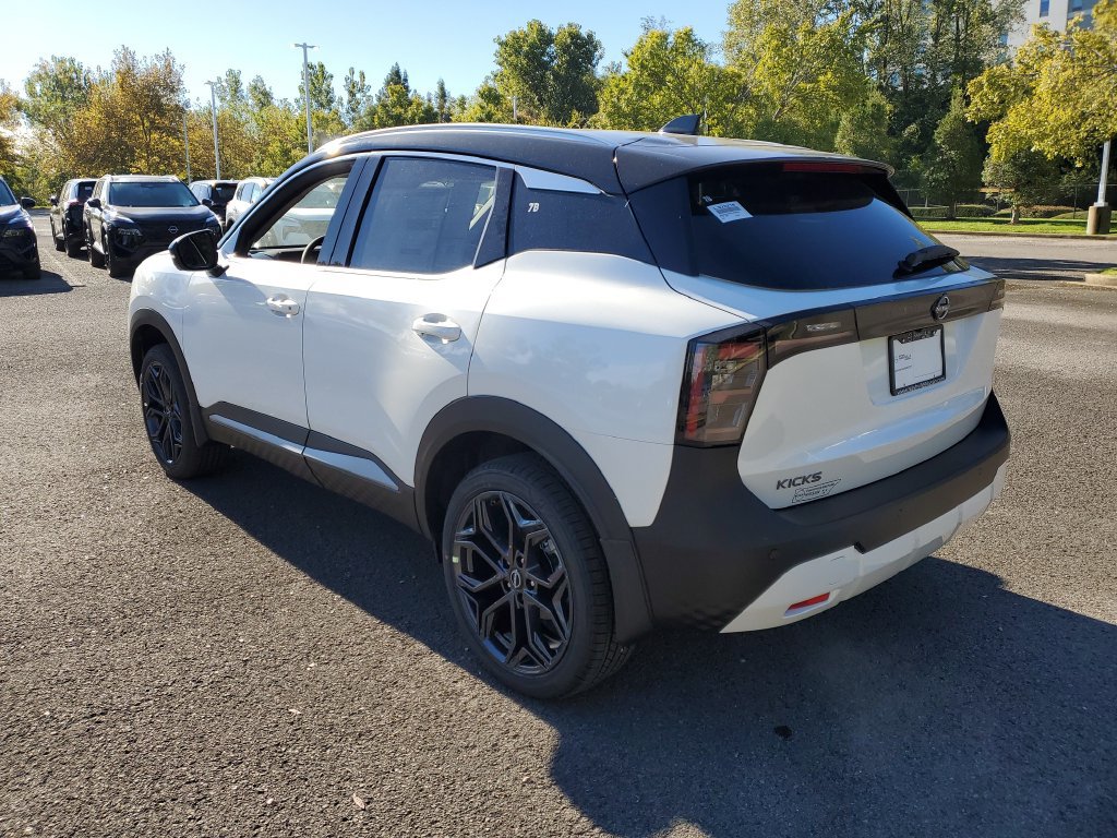 New 2027 Nissan Kicks SR w/ Cold Weather Package FWD image 3