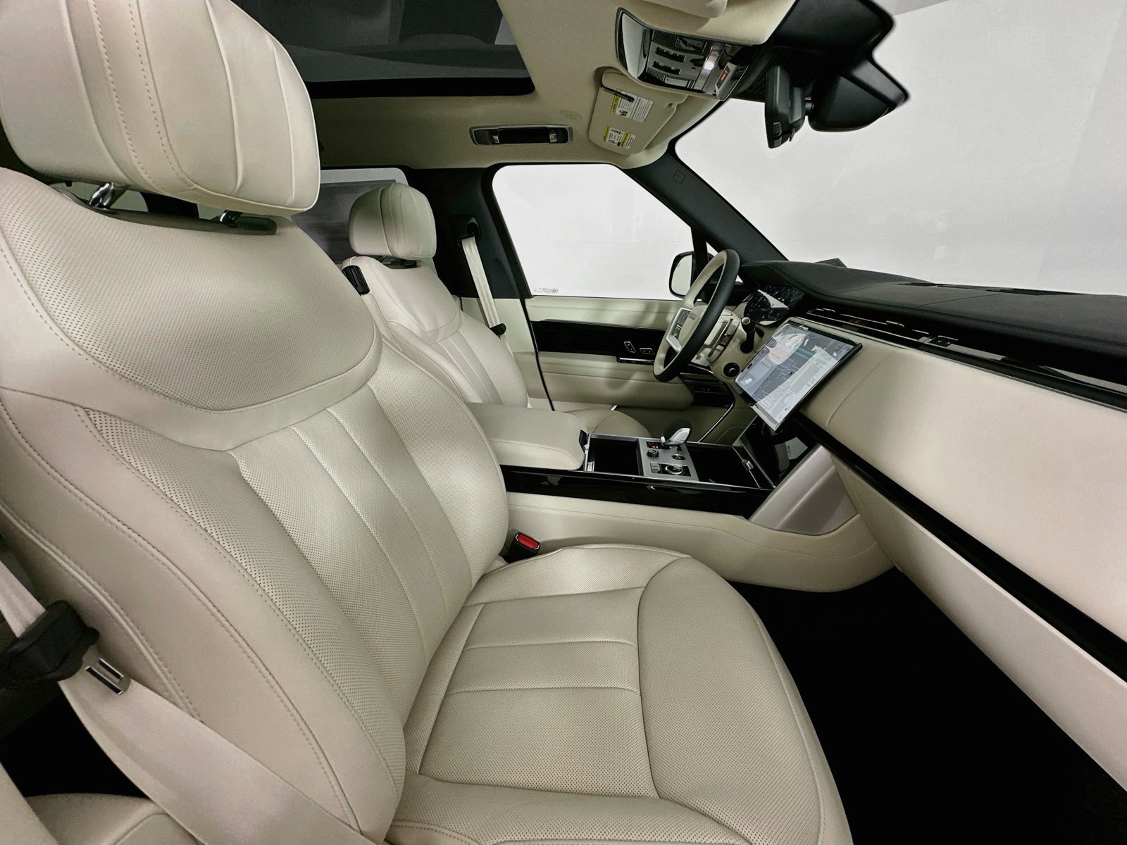 New 2027 Land Rover Range Rover Long Wheelbase SE AWD/4WD image 45