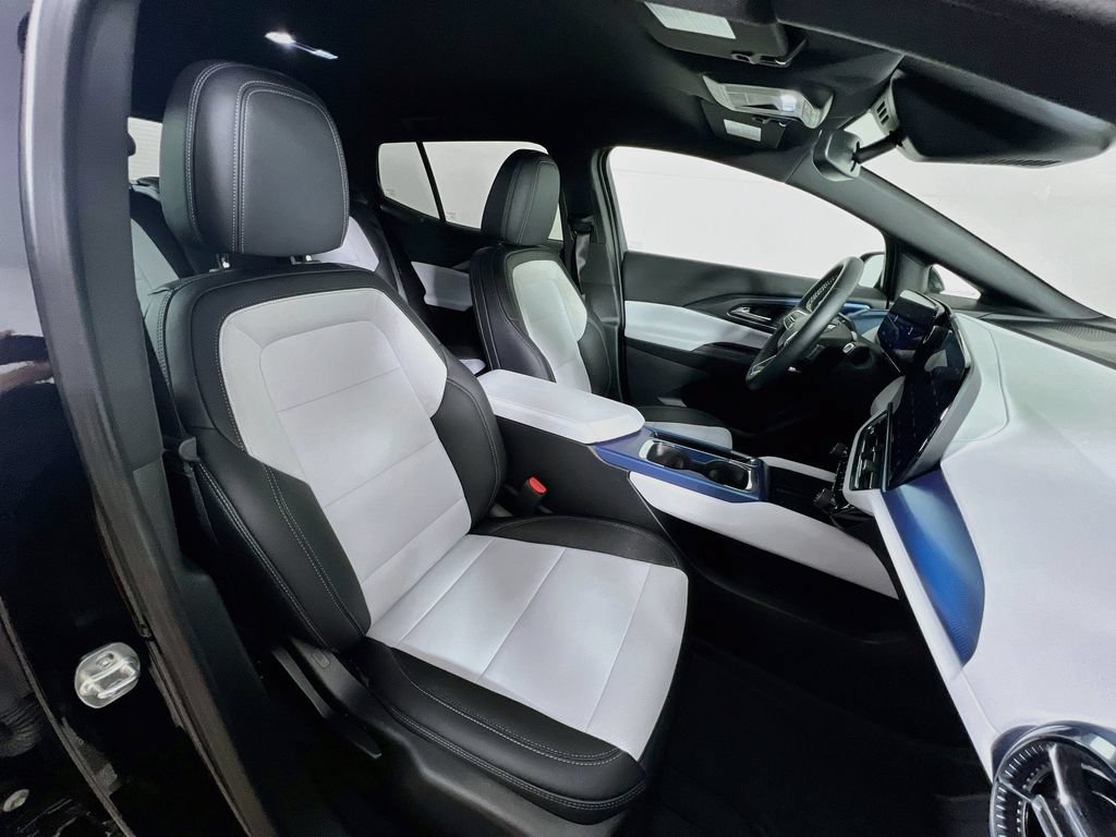 New 2026 Chevrolet Equinox EV LT FWD image 27
