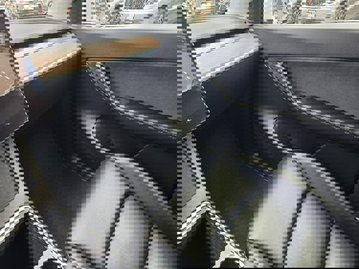 Used 2021 Tesla Model Y Long Range AWD/4WD image 38