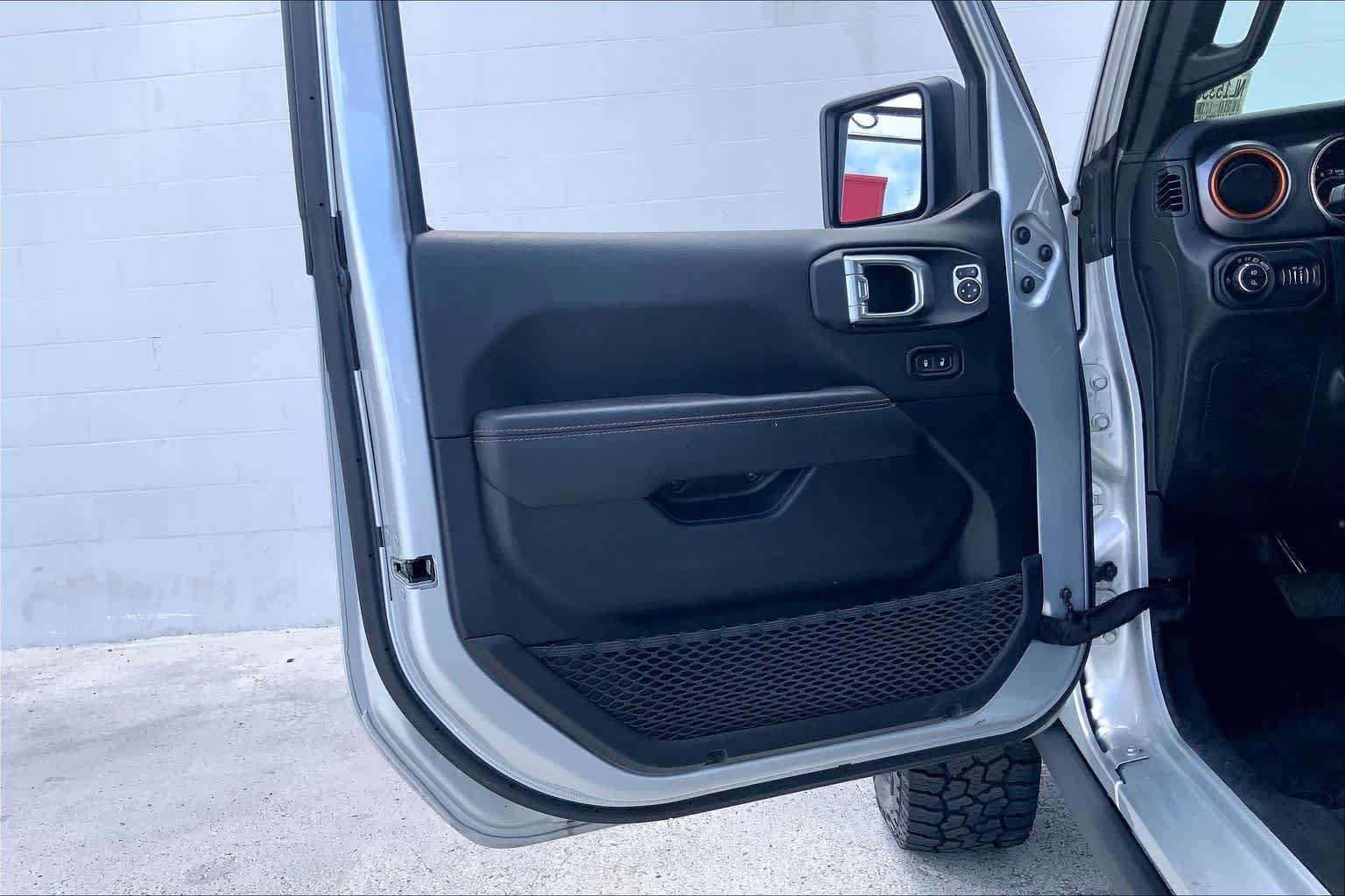 Used 2022 Jeep Gladiator Mojave w/ Cold Weather Group AWD/4WD image 27