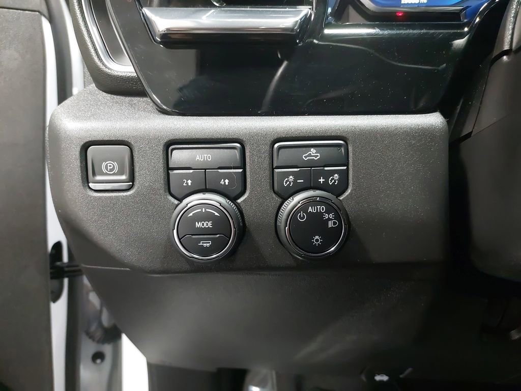 Used 2023 Chevrolet Silverado 1500 LT image 25