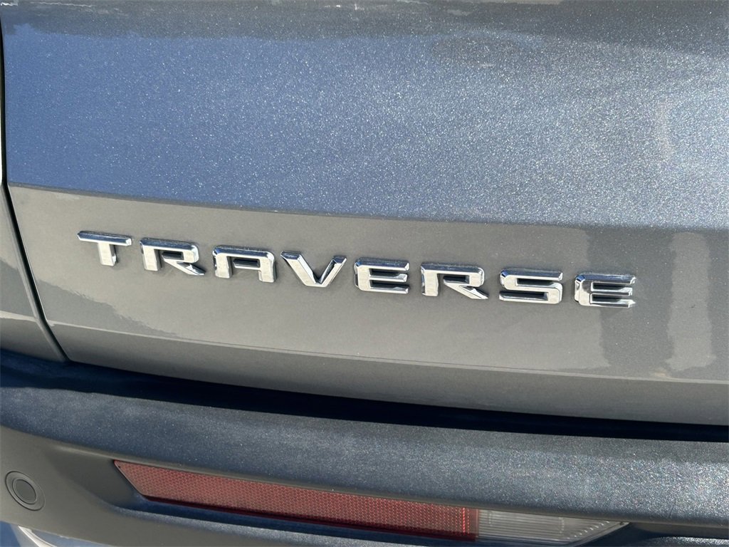 Used 2025 Chevrolet Traverse LT image 12