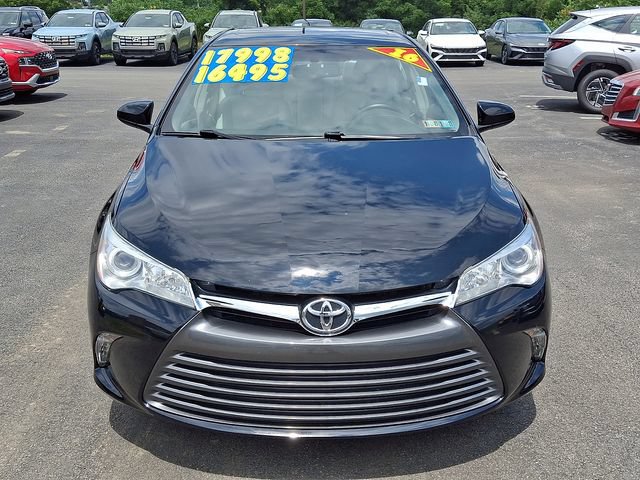 Used 2016 Toyota Camry XLE w/ Moonroof Package FWD image 2