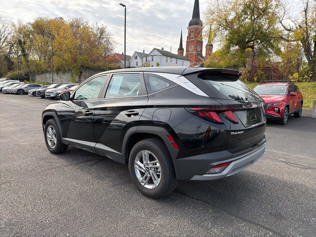 Used 2025 Hyundai Tucson SE image 5