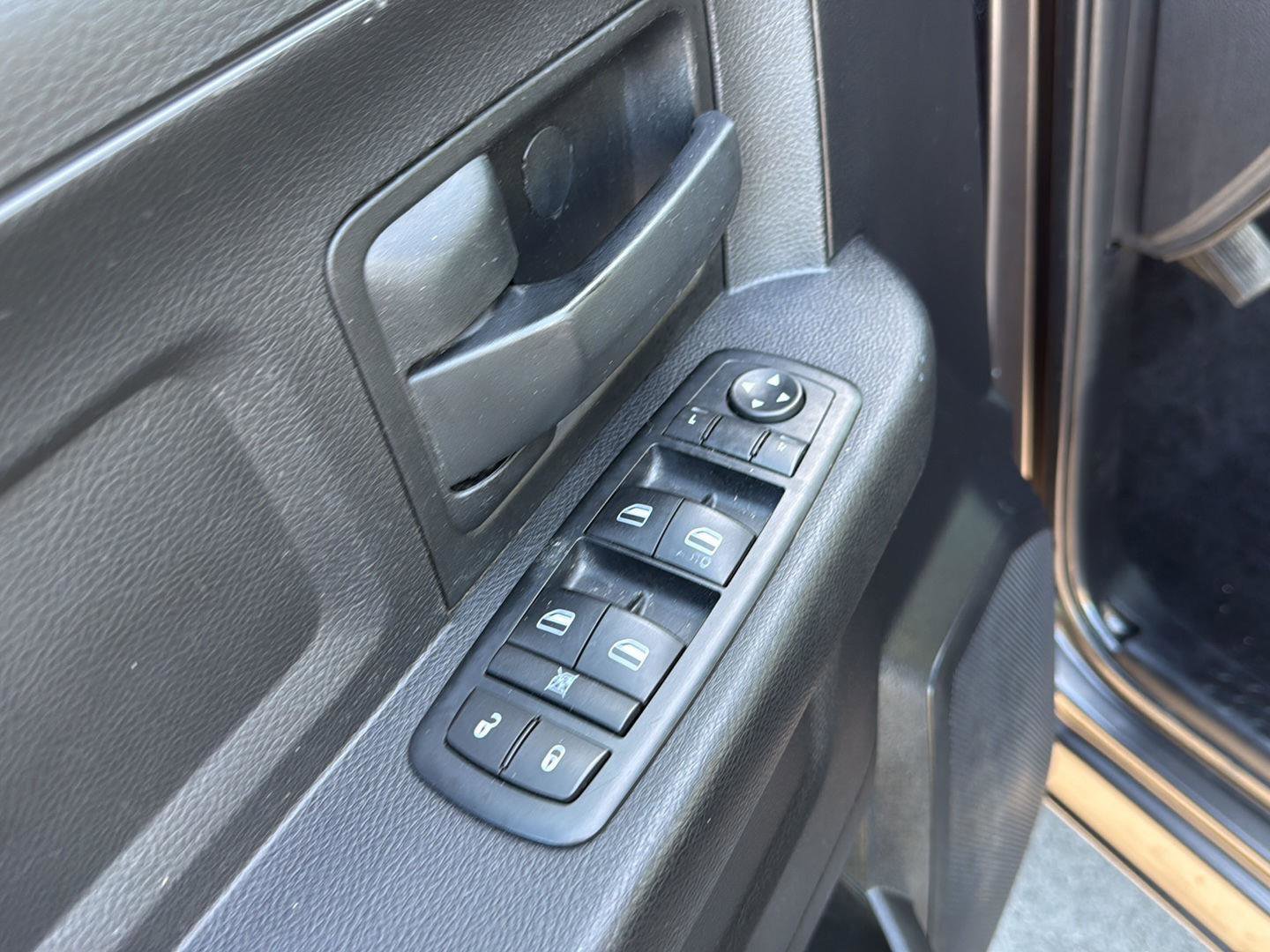 Used 2016 RAM 2500 Tradesman w/ Chrome Appearance Group image 13