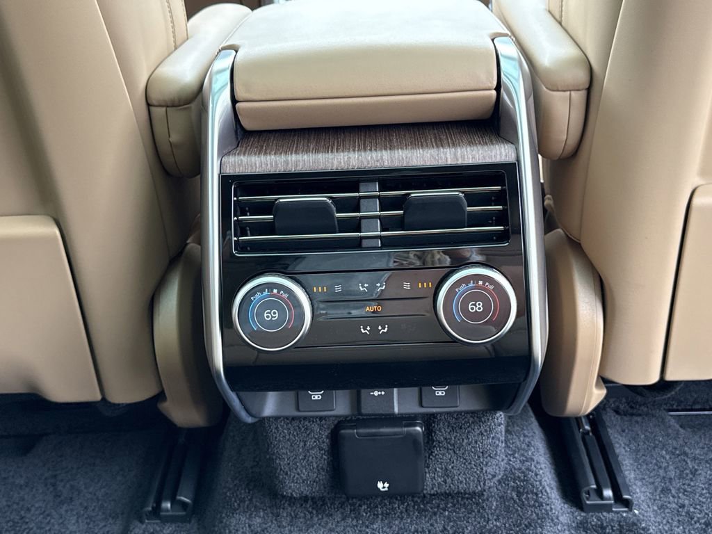 New 2025 Land Rover Range Rover Long Wheelbase SE image 20