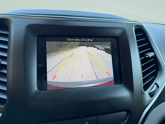 Used 2020 Jeep Cherokee Latitude Plus AWD/4WD image 8
