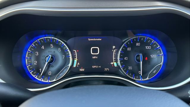 Used 2023 Chrysler Pacifica Touring-L FWD image 29
