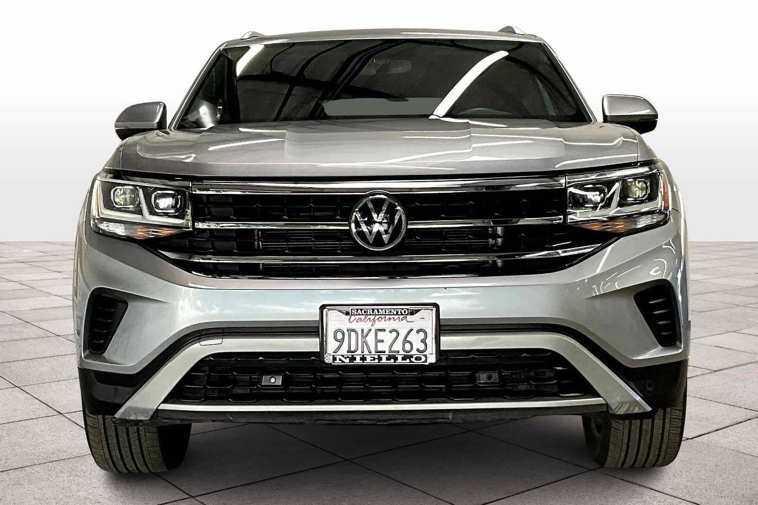 Used 2022 Volkswagen Atlas Cross Sport SE image 3