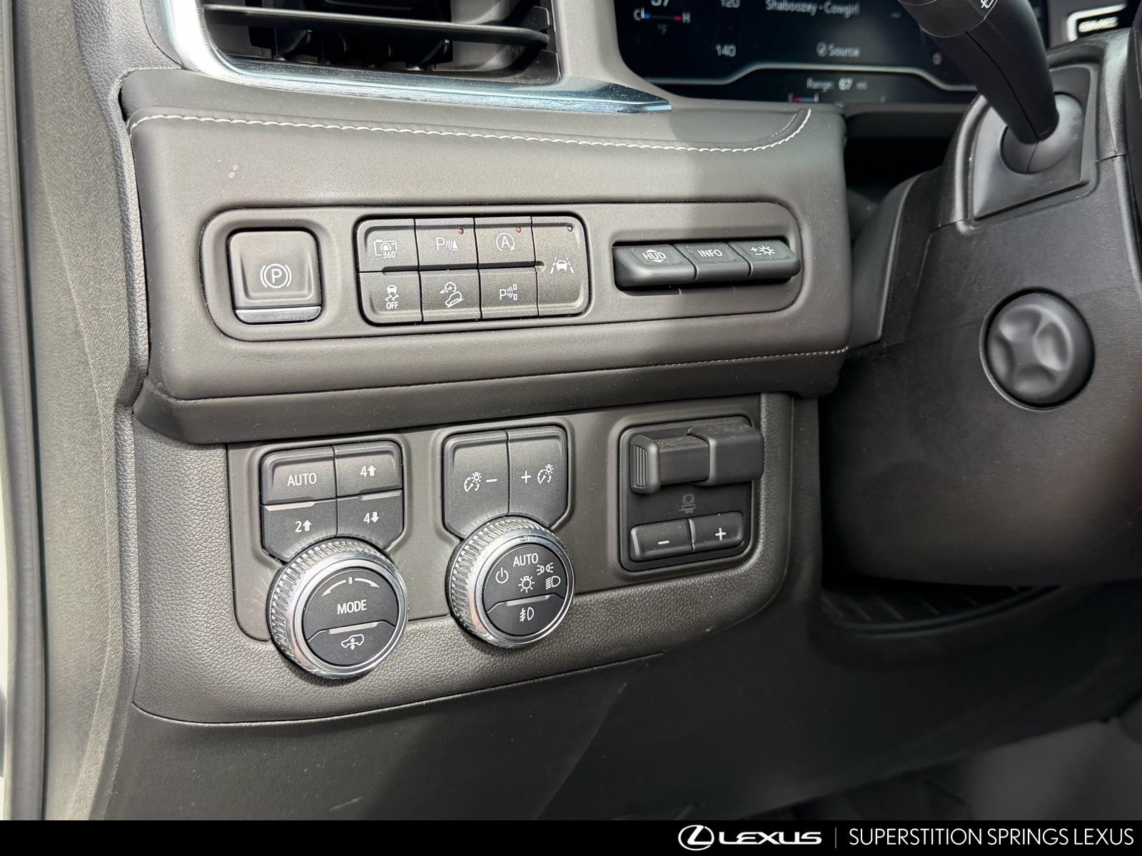 Used 2023 GMC Yukon Denali Ultimate AWD/4WD image 28