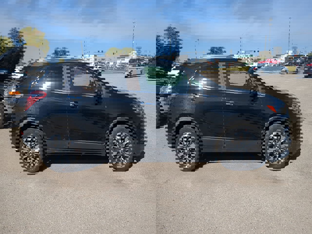 Used 2021 Buick Encore Preferred image 3