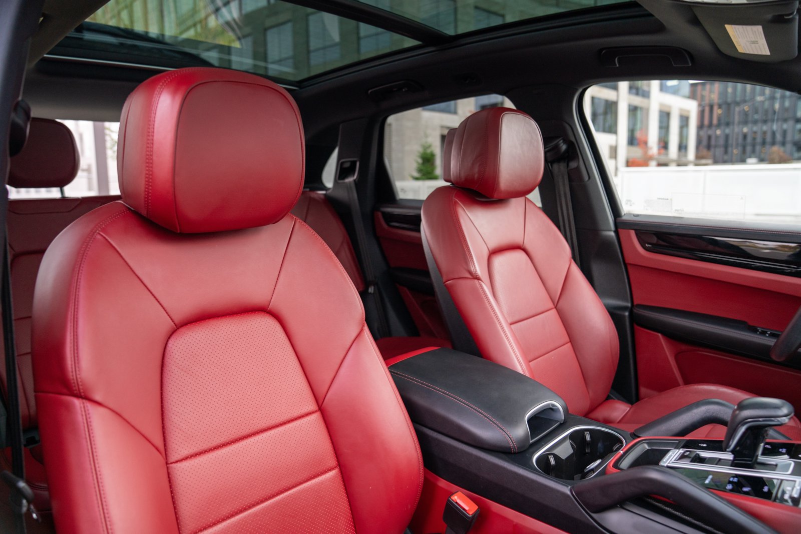Certified 2023 Porsche Cayenne AWD/4WD image 25
