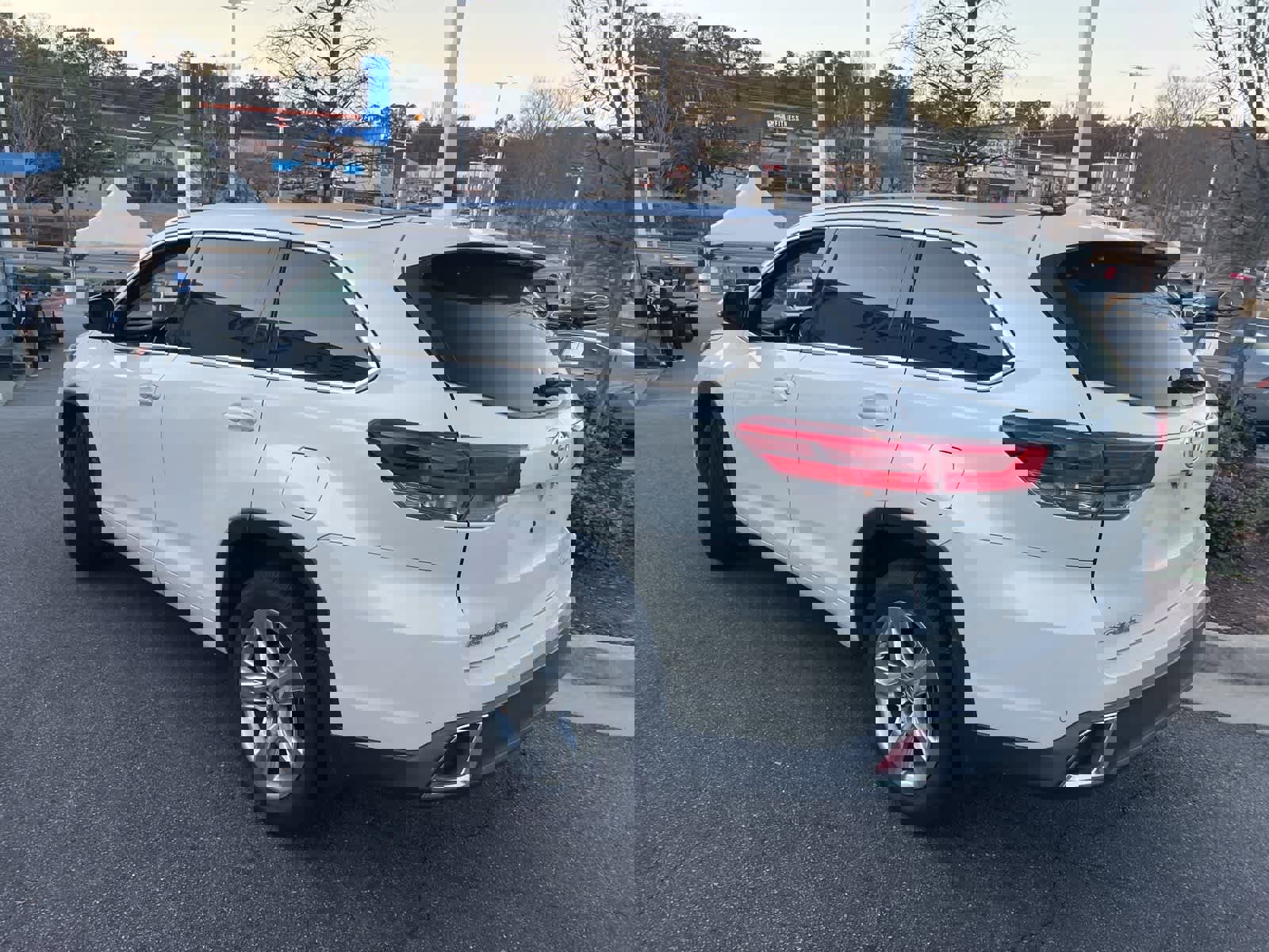 Used 2017 Toyota Highlander Limited image 7