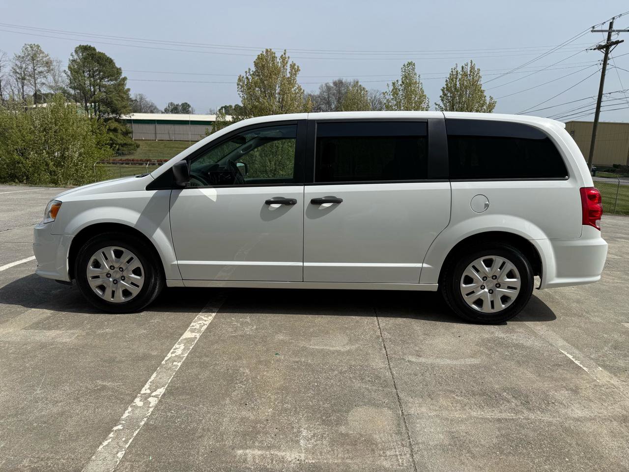 Used 2020 Dodge Grand Caravan SE w/ Rear Park Assist Package image 7