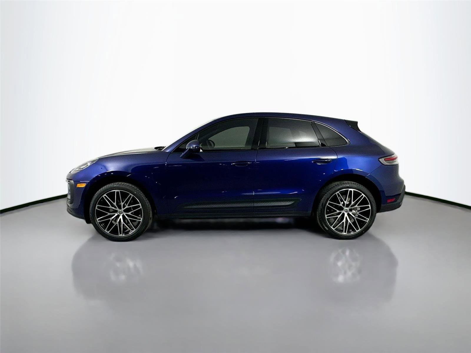 Certified 2026 Porsche Macan Turbo AWD/4WD image 2