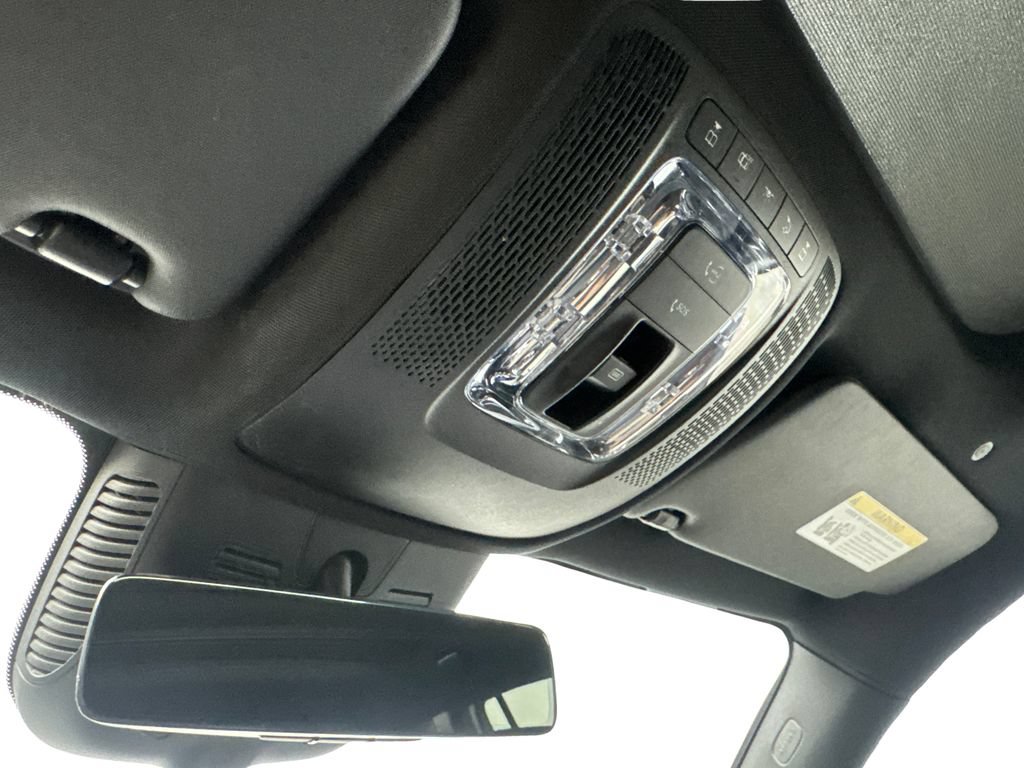 Used 2025 Mercedes-Benz GLB 250 4MATIC image 71
