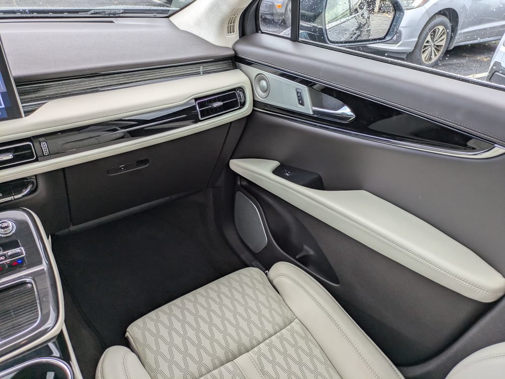 Certified 2023 Lincoln Nautilus Black Label AWD/4WD image 18