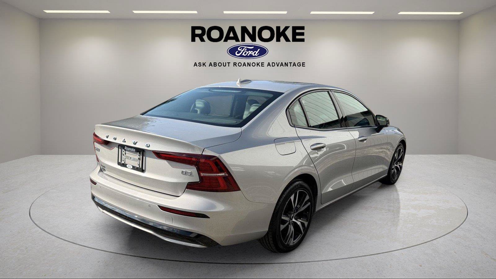 Used 2024 Volvo S60 B5 Core FWD image 16
