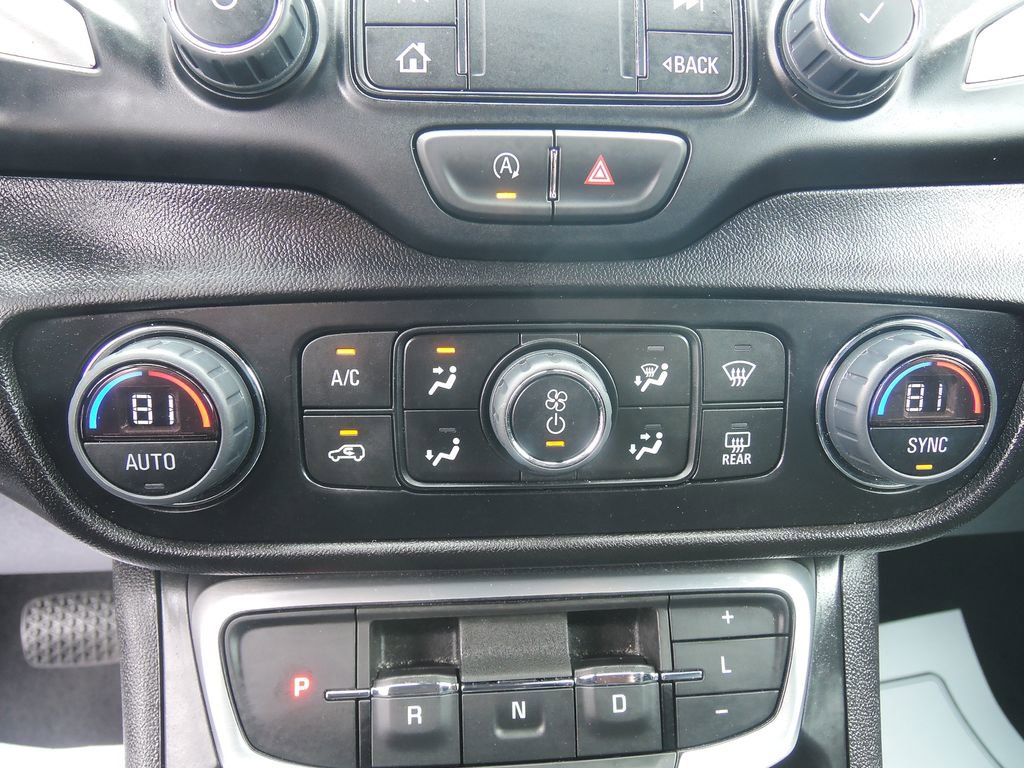 Used 2024 GMC Terrain SLT w/ Elevation Edition FWD image 18