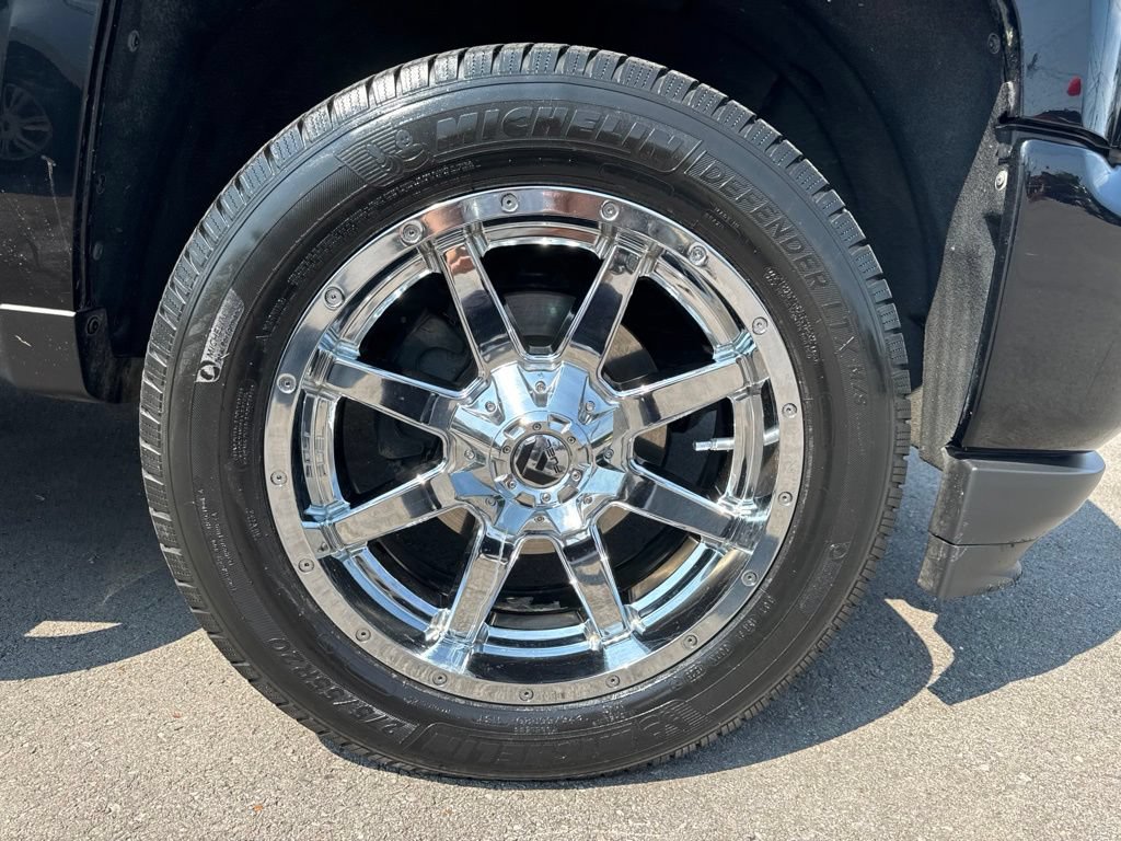 Used 2018 Chevrolet Silverado 1500 Custom w/ Custom Value Package AWD/4WD image 28