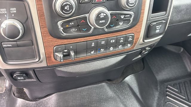 Used 2016 RAM 3500 Laramie w/ Convenience Group AWD/4WD image 19