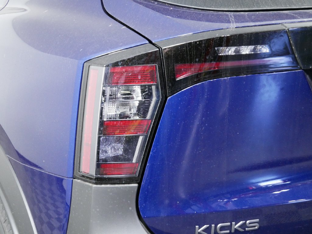 New 2027 Nissan Kicks SV AWD/4WD image 11