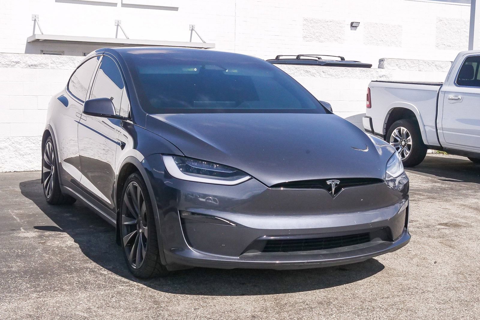 Used 2022 Tesla Model X Plaid AWD/4WD image 3