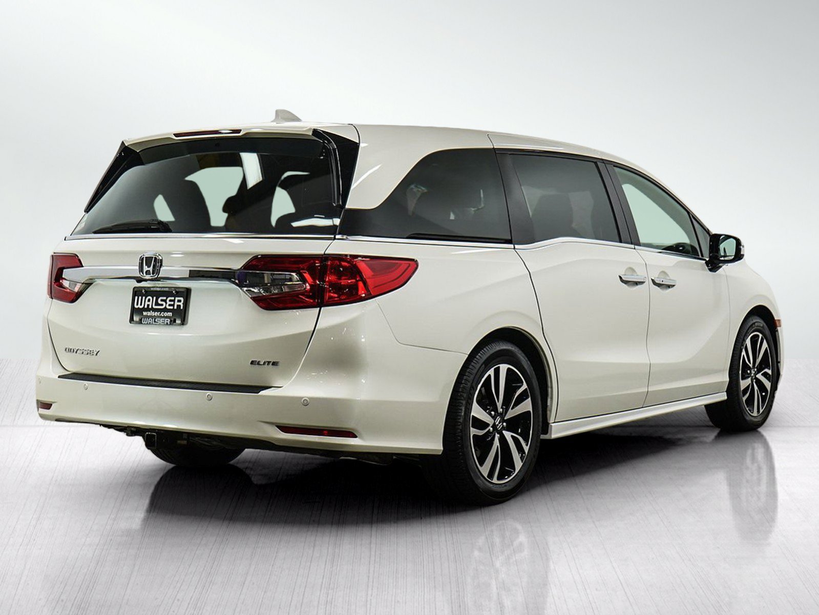 Used 2018 Honda Odyssey Elite image 5