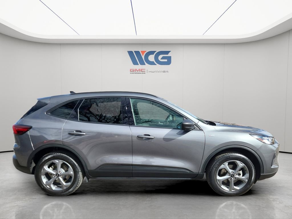 Used 2025 Ford Escape ST-Line AWD/4WD image 3