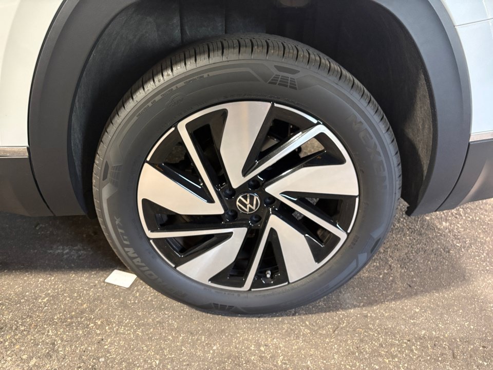 Certified 2026 Volkswagen Atlas SEL AWD/4WD image 22