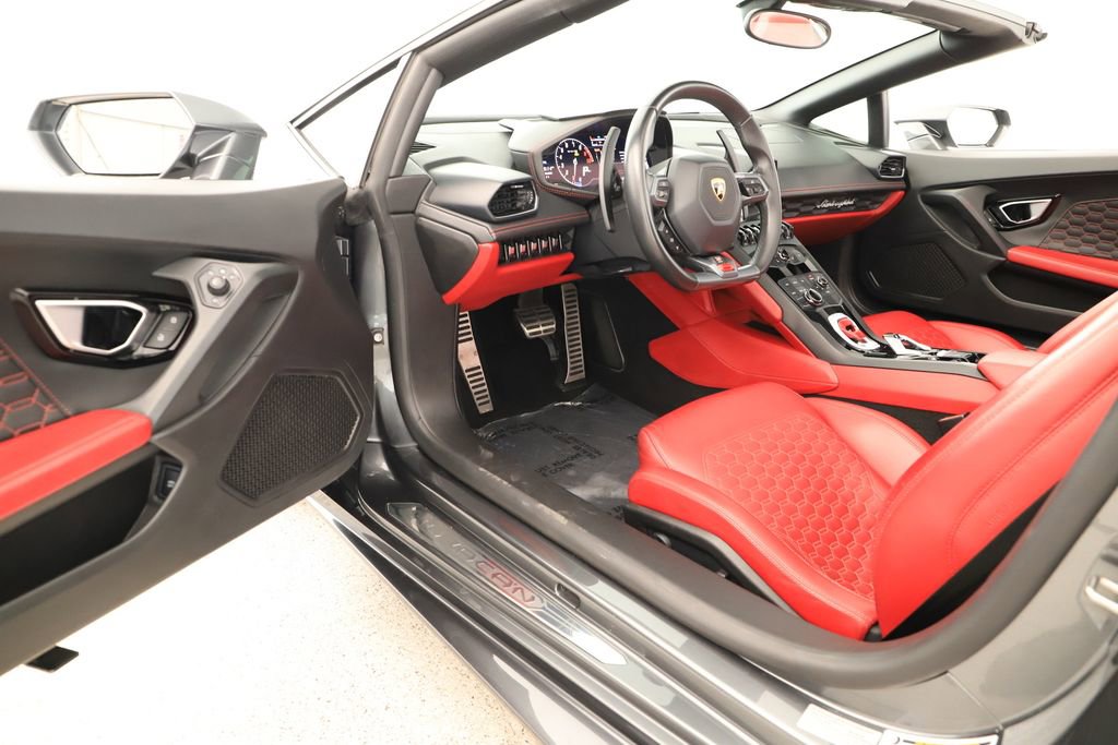 Used 2016 Lamborghini Huracan LP 610-4 image 14