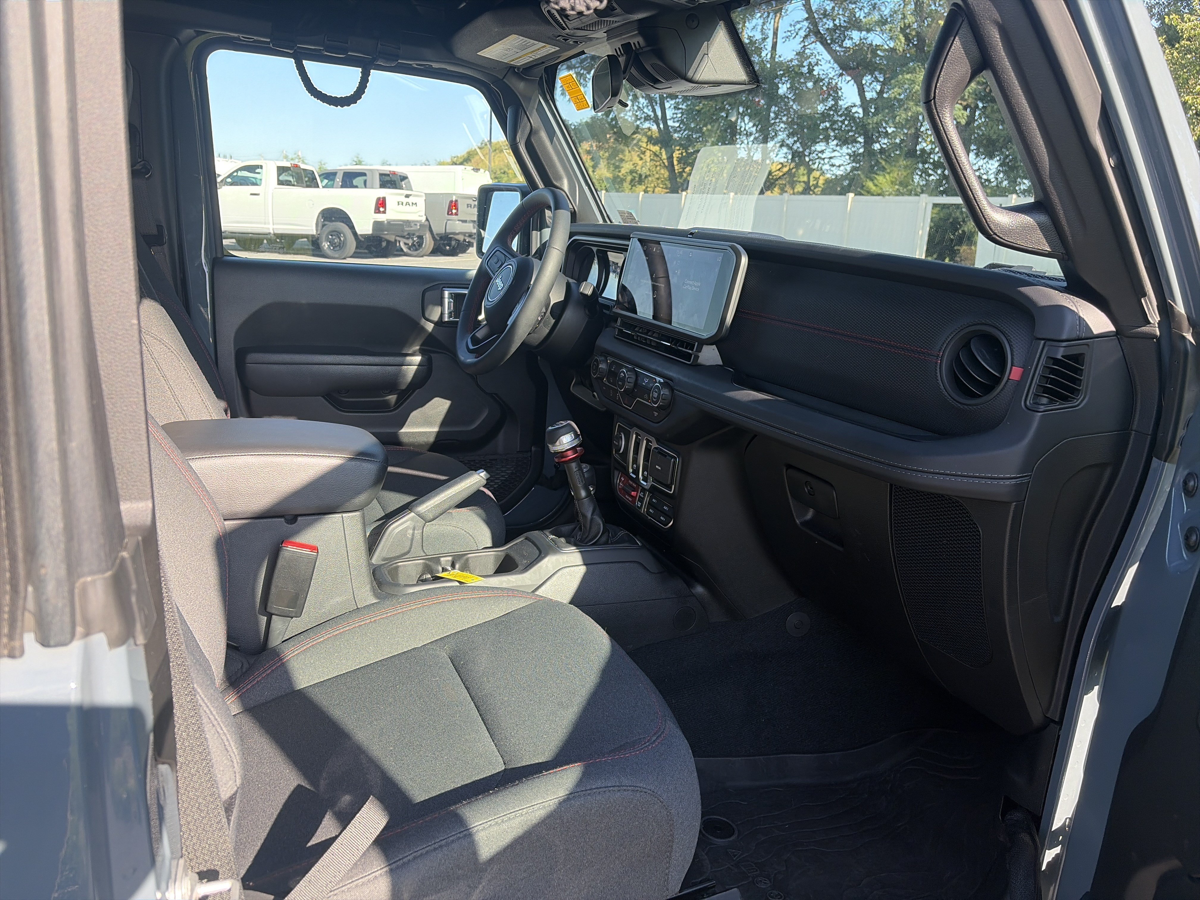 Used 2024 Jeep Wrangler Rubicon AWD/4WD image 27