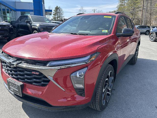 Used 2026 Chevrolet Trax RS w/ Sunroof Package FWD image 1