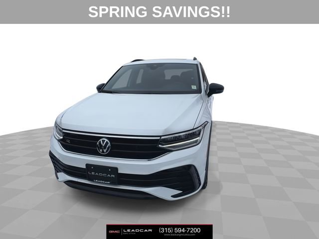 Used 2024 Volkswagen Tiguan SE R-Line image 3