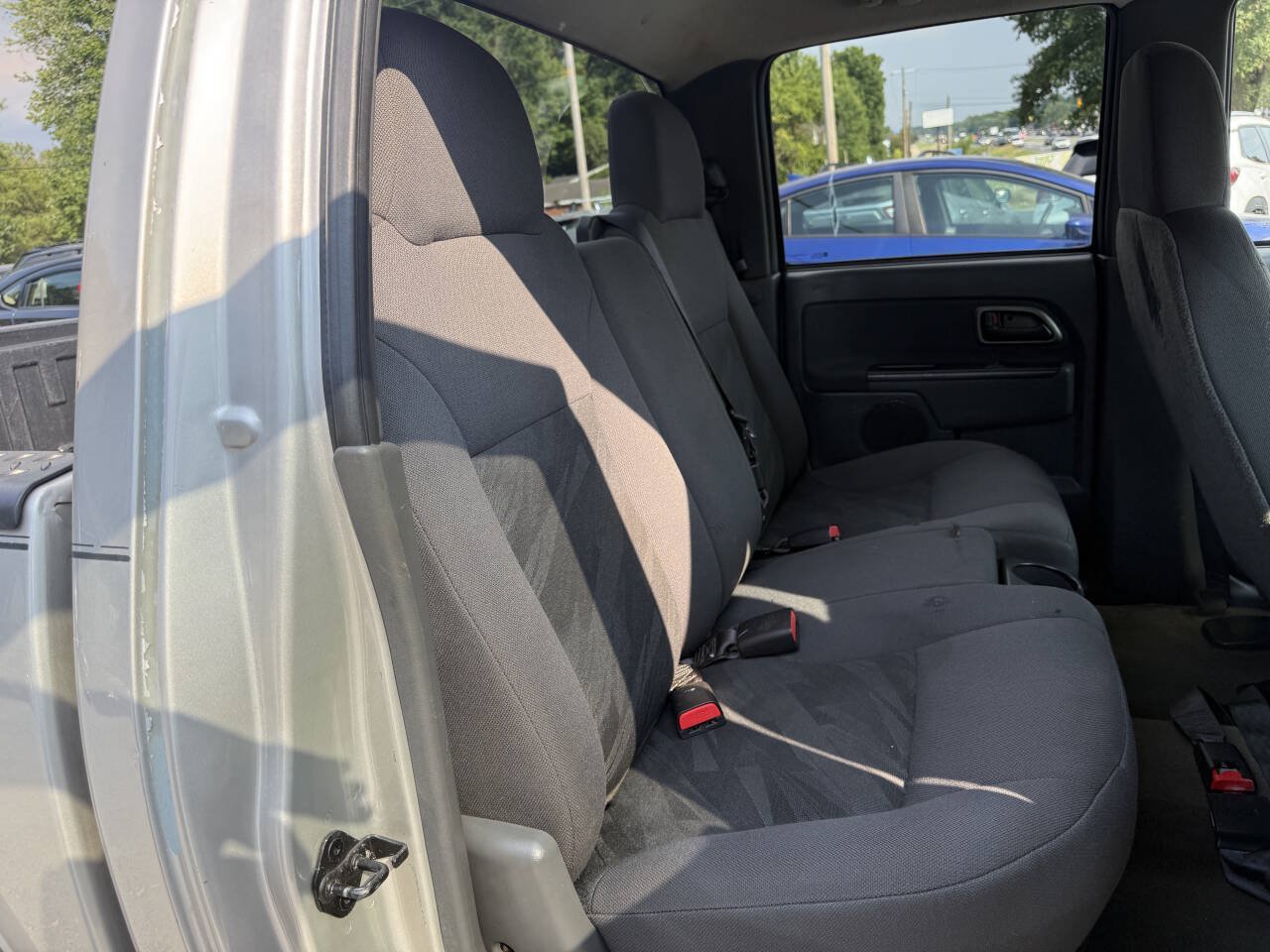 Used 2005 Chevrolet Colorado LS RWD image 16