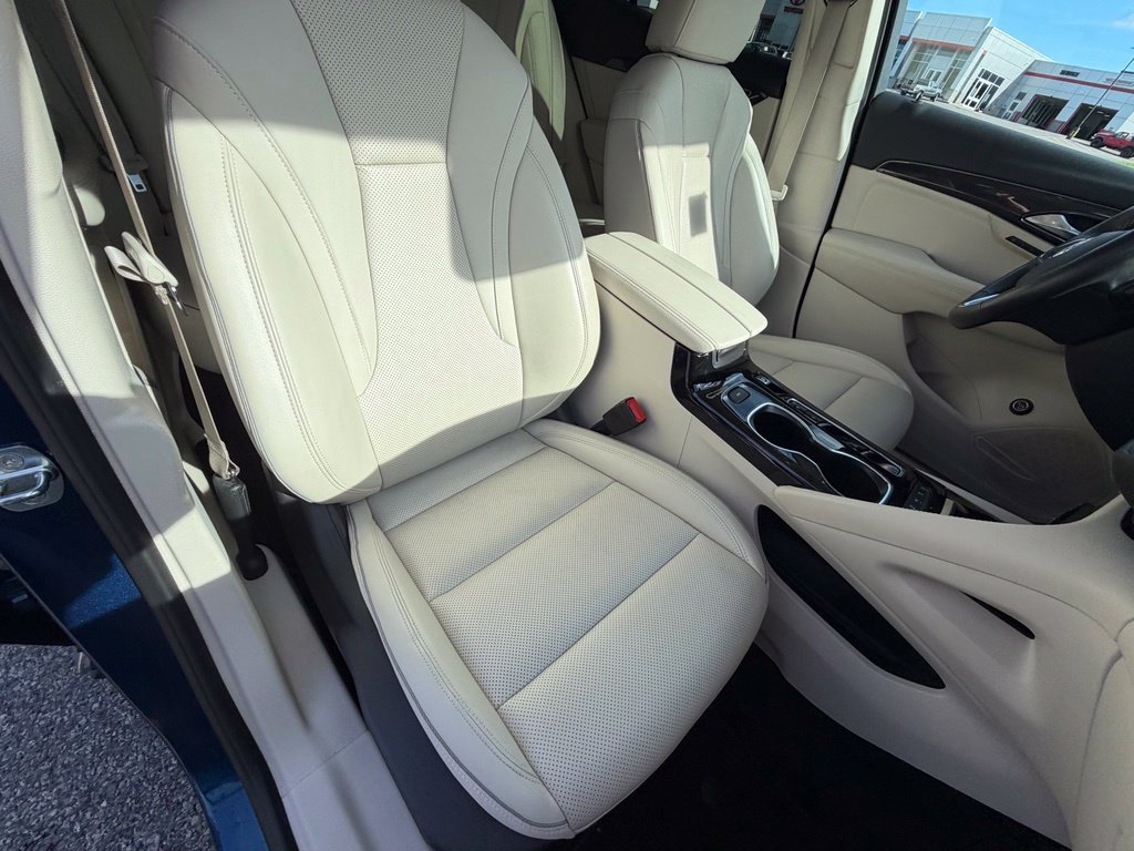 Used 2023 Buick Envision Essence AWD/4WD image 37